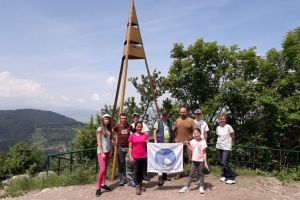 Voluntarii au făcut curăţenie pe Tâmpa (FOTO)