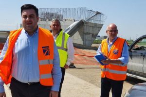 VIDEO: Ministrul Cuc, o nouă declaraţia fantasmagorică: ”Lotul 1 al autostrăzii Sebeş-Turda va fi deschis circulaţiei complet, în acest an”