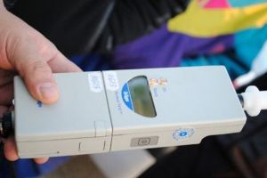 Un bărbat din Bihor a fost prins beat turtă şi fără permis pe DN1, cel mai aglomerat drum naţional din judeţ. Ce au decis poliţiştii