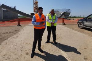 Ministrul Cuc despre grinzile prăbuşite la o oră de la montare, pe lotul 2 al autostrăzii Sebeş-Turda: ”E problema constructorului!”