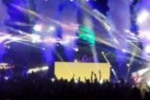 Decibelii o vor lua razna pe ritmurile electrice de la Open Air Festival! Nava spaţială muzicală aterizează pe Aeroportul Internaţional Arad!