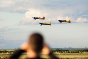 Cu autobuzul spre mitingul aviatic de la Aeroportul Timişoara