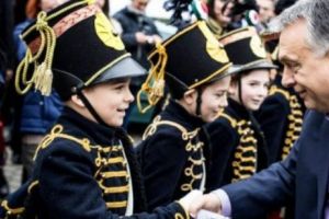 Ungurii lui Viktor Orban ne cumpără ţara. Afacerea cu 1290 ha de la Marghita