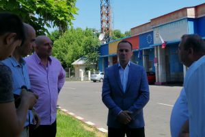 Un stadion cât o primărie? Cotinescu încearcă strategia lui Boriga şi strânge semnături