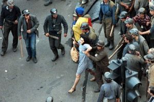 Victimele Mineriadei din iunie 1990, comemorate de studenţii din Galaţi