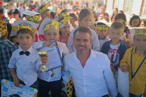 Activităţi de vacanţă, susţinute de primar, pentru copiii din Dragodana