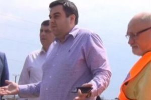Suntem la jumătatea anului şi nu a fost inaugurat niciun kilometru de autostradă din cei 180 PROMIȘI. Cât timp îi mai iau pe români de proşti...