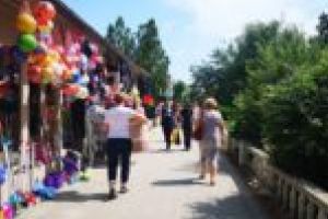 „Șapte loturi” – nuvela lui Caragiale, adaptată politicii din Moldova Nouă