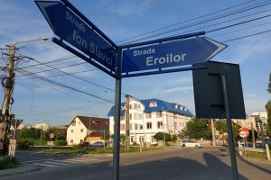 Se închide circulaţia în zona trecerii CF Slavici – Colibiţei – Eroilor