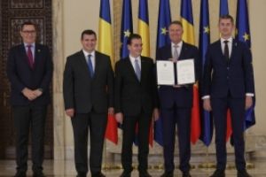 Mircea Badea a râs de fotografia liderilor Opoziţiei de la Cotroceni: 'Ponta zici că e pedepsit'