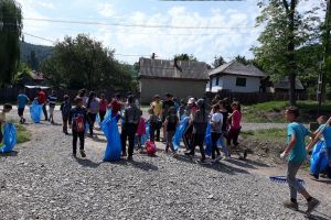 Acţiune de ecologizare a spaţiilor verzi în comuna Preuteşti