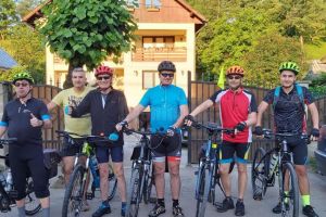 Cinci humoreni au plecat ieri dimineaţă în turul României cu bicicleta