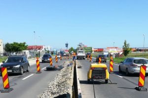 Au început lucrările de extindere a iluminatului public pe DN 13