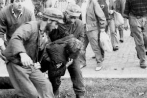 Cine i-a hrănit şi îmbrăcat pe minerii care au devastat Capitala. Document declasificat după 27 de ani