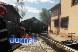 FOTO-ULTIMĂ ORĂ: Garaj în flăcări în Obor