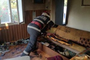 FOTO. Explozie la o bucătărie din municipiul Satu Mare. Au intervenit pompierii