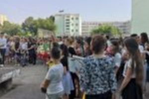 Clopoţelul a sunat cu nenumărate premii, la liceul din Moldova Nouă