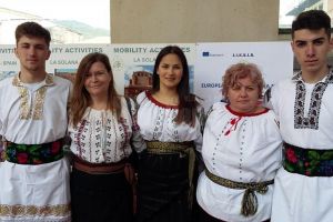 Elevi şi profesori de la Colegiul Tehnic de Industrie Alimentară, prezenţi la „European ...