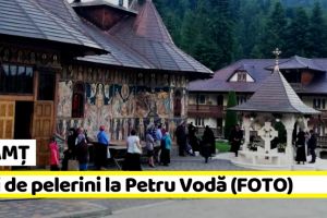 NEAMȚ: Slujbă de priveghere la mormântul părintelui Justin Pârvu (FOTO)