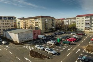 Primarul Robu dă verde închirierii locurilor de parcare dintre blocuri, dar cu condiţii