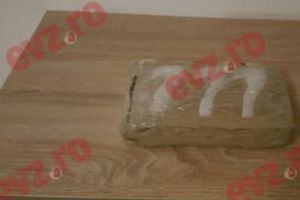 Cocaina de 50.000 de euro tranzacţionată într-un hotel din Craiova