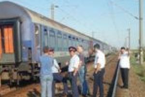 S-a rupt linia de contact! Patru trenuri, oprite în gări din Timiş!