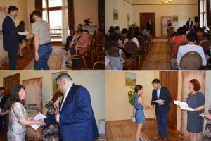 FOTO/ ,,Gala performerilor” la Cugir. 66 de elevi şi 25 de profesori, premiaţi pentru rezultate, de către administraţia locală