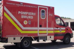Zece pompieri şi cadre medicale din Botoşani, mobilizaţi pentru transportul la spital a unei femei care cântăreşte 200 de kilograme