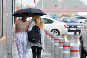 Căldură şi furtuni, în Bihor: Meteorologii au emis cod galben, valabil până luni 