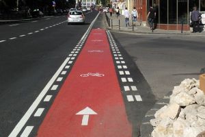 Pistă pentru biciclişti şi staţii de bike sharing pe traseul Poienelor – La Iepure