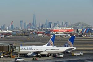 SUA: Aeroportul Newark a fost inchis sambata dupa ce un avion al companiei United Airlines a iesit de pe pista