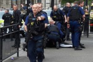 Doi morti si trei raniti intr-un nou val de agresiuni la Londra