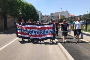 Cavalerii Cetăţii şi alţi susţinători ai Chindiei, nu avut cu cine dialoga azi, în faţa Primăriei