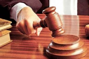 Crimă cumplită la Baia Mare. Un fost miner şi-a ucis vecinul „extraterestru”. Criminalul va sta 14 ani pământeni la închisoare