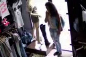 O adolescentă din Botoşani, prinsă la furat haine din mall