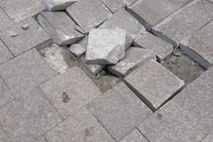 Grupul de Initiativa Civica Peninsula inventariaza strazile distruse din zona veche a Constantei