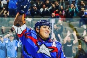 Hochei: Un canadiano-american a semnat cu Corona