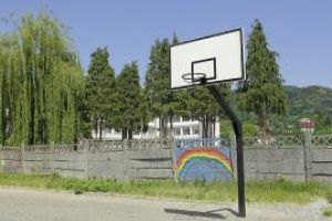 Sportul scolar baimarean si-a mai splat din rusine. Insa grija fata de copii e doar de fatada