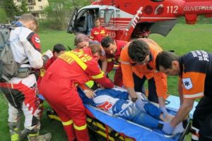 Accident grav in comuna Sirna. Un motociclist, in stare grava. Aterizeaza elicopterul SMURD