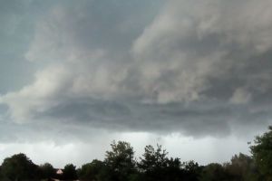 Avertizare meteo imediată: Un nou cod PORTOCALIU de furtuni pentru judeţul Bihor, vezi zonele afectate!