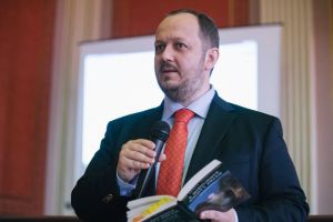 “Zilele Credinţei şi Culturii”, la Deva. Conferinţă Adrian Papahagi, concert Mircea Vintilă & Călin Bârcean, expoziţie de fotografie, spectacol folcloric