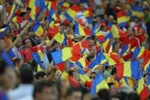 Declaraţii controversate la adresa românilor: „Trebuie să fie supravegheaţi permanent. Nu sunt nici măcar huligani, ci infractori”