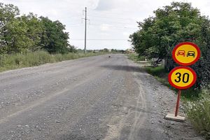 FOTO&VIDEO. „Soluţie” pentru Autostrada Codrului. Indicatoare cu limită de viteză