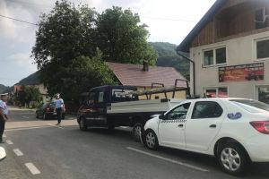 Trei maşini implicate într-un accident rutier la Telciu (FOTO)