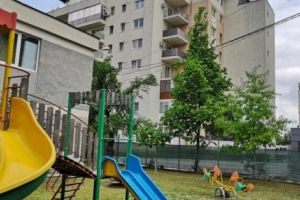 Părinţi REVOLTAŢI. Loc de joacă DEMOLAT în Piteşti!