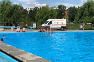 Ipoteză şocantă lansată de sora lui David, tânărul student din Botoşani înecat în ştrandul de la Iaşi: Fratele meu a murit înecat