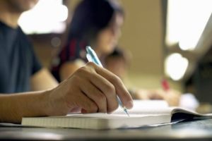 Începe Evaluarea Naţională pentru absolvenţii claselor a VIII-a