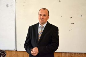 Director cu somaţii: Directorul Colegiului Emanuil Gojdu, Florin Nicoară, nu mai vrea să-i apară poza şi numele la ziar