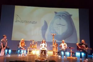 „Pisici” - spectacolul teatrului sucevean, jucat cu casa închisă în prima zi a ...