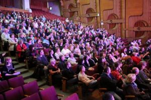 Peste 7.500 de spectatori, 58 de reprezentaţii şi peste 200 de actori participanţi, la ...